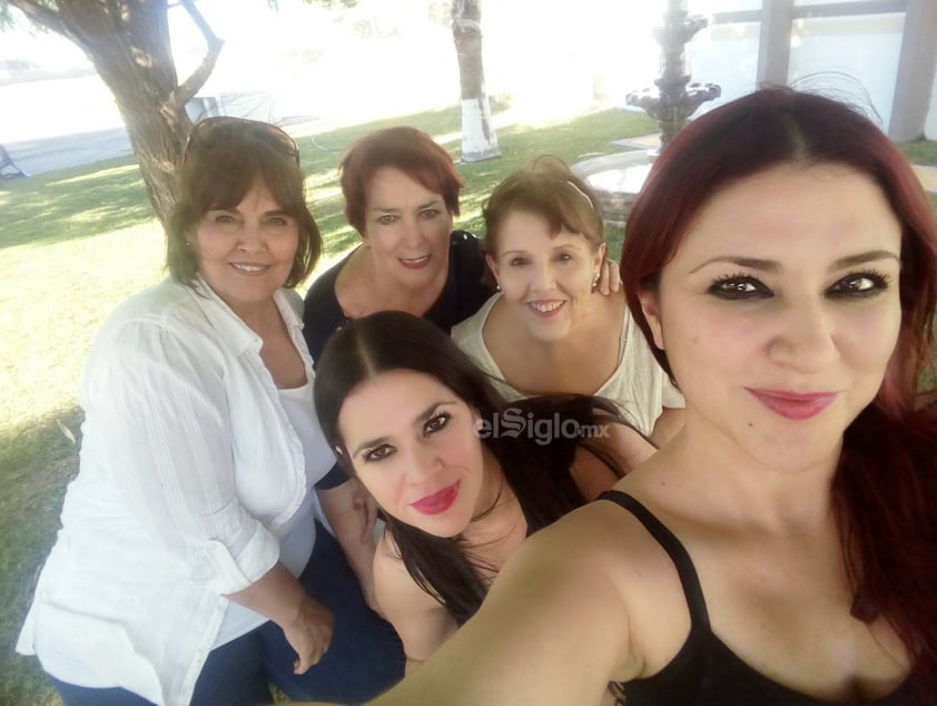 Leticia, Bertha, Teresa, Rosy y Aída.