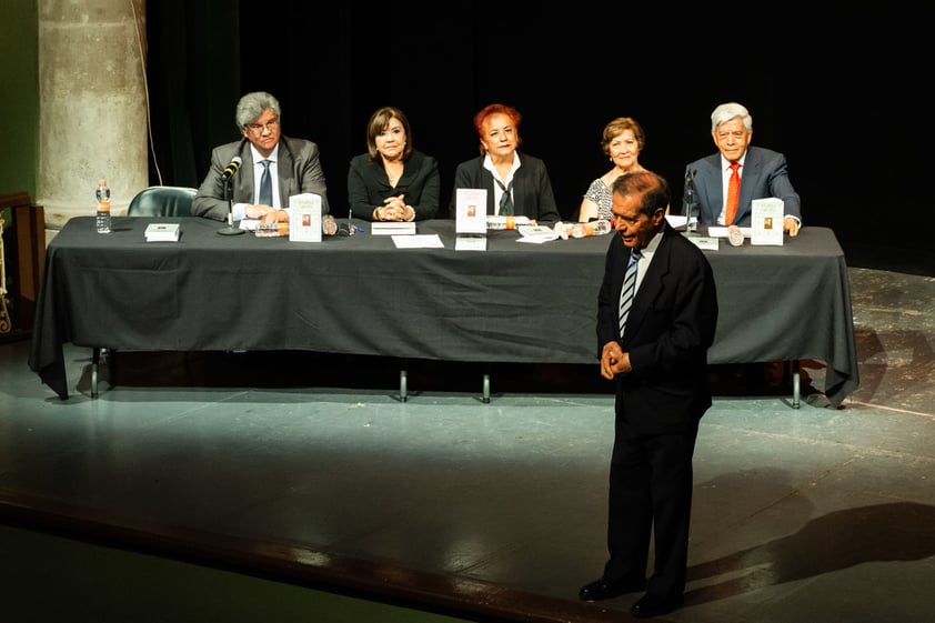 El Teatro Victoria recibió a decenas de duranguenses que fueron testigos de la presentación del libro 'Ricardo Castro. Genio de México'.