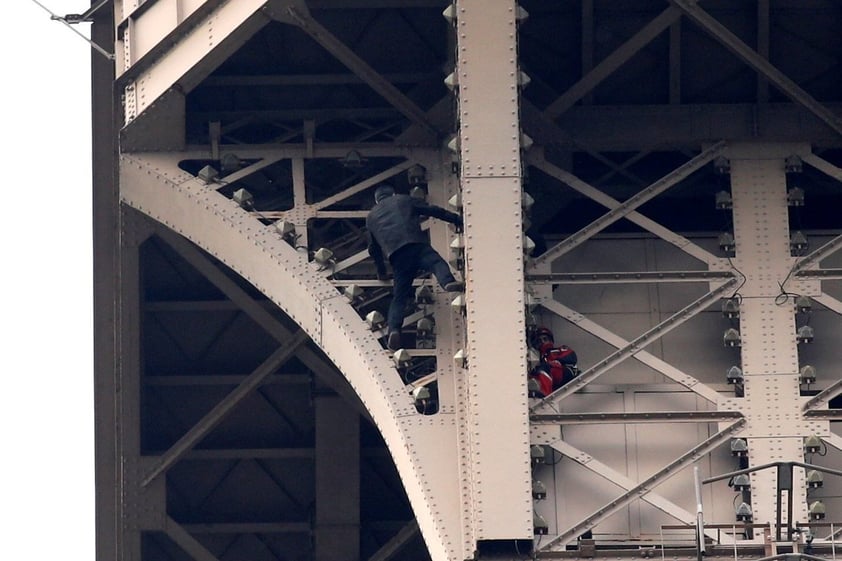 La Torre Eiffel tuvo que ser cerrada.