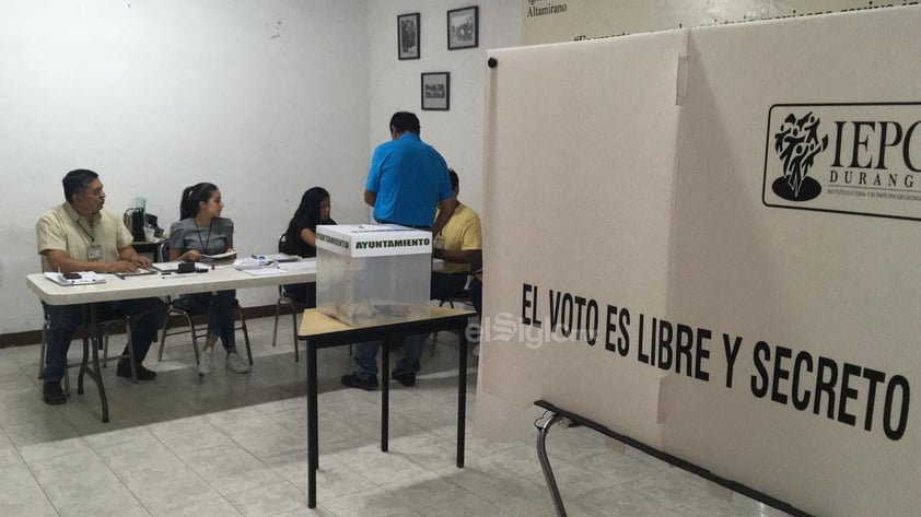 Este domingo duranguenses acuden a las urnas a emitir su voto.