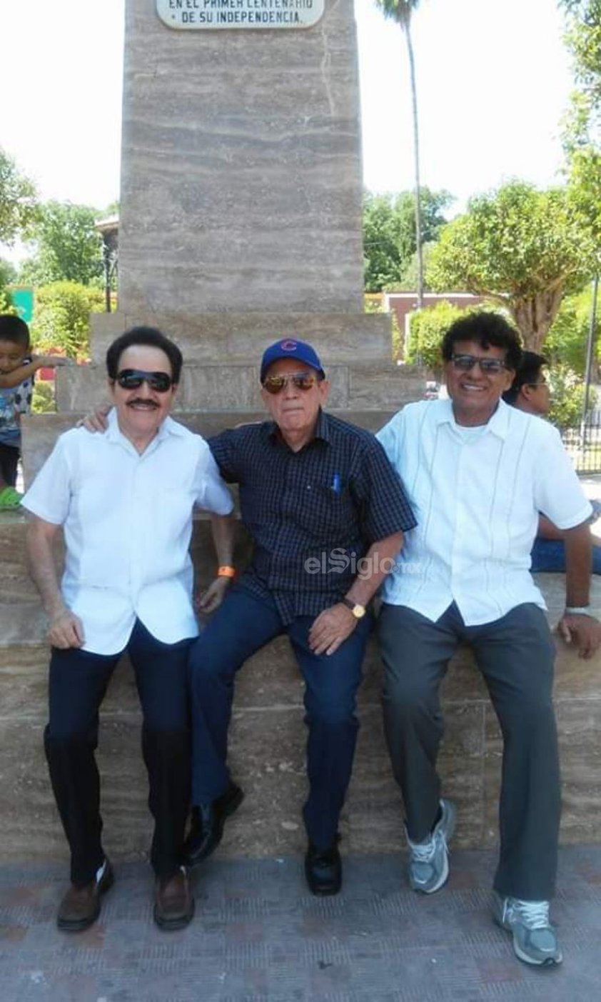 Dr. Méndez Lastra, Dr. Muñoz y Dr. Aguilar