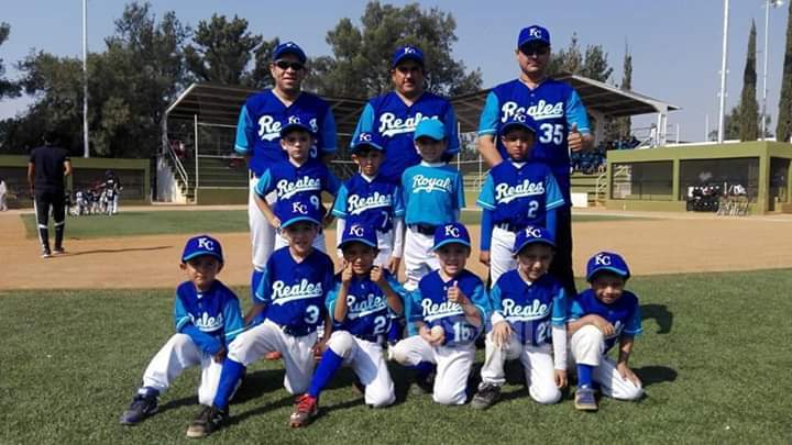 Equipo de beisbol Reales de la Sección 38 Categoría Chupones.