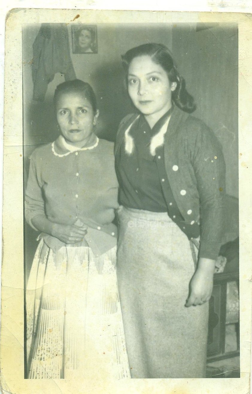 Ma. Engracia Agüero y Carmen Morales de Prieto.