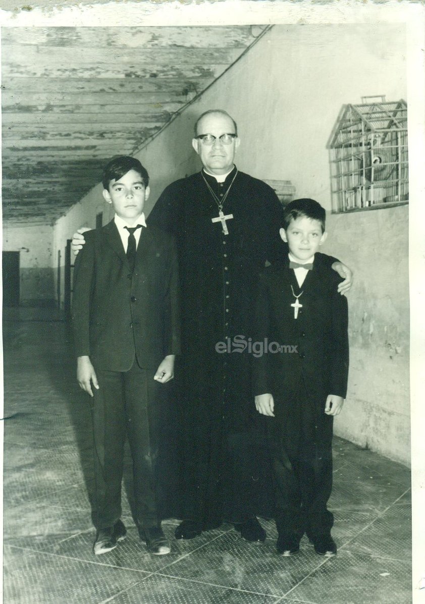 Sr. Obispo Fernando Romo, Rogelio Prieto Villegas y Rubén Prieto Morales en la Hacienda Lequeitio en Coahuila en 1966.