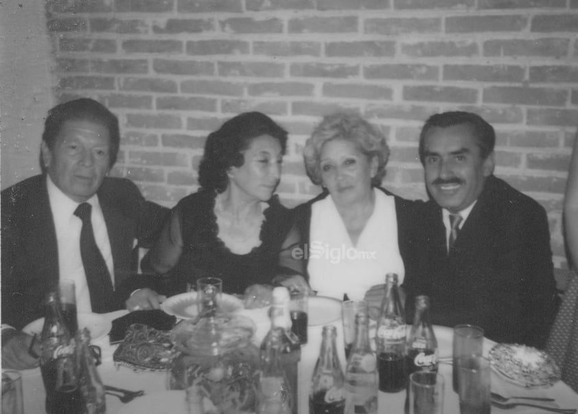 Gregorio Hernández García, Beatriz Luna de Hernández, Antonia Cabral de Luna y Rafal “Nanas” Luna en 1963.