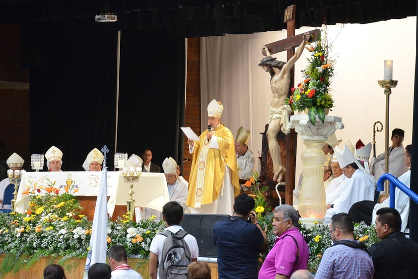 'Esta iglesia lo recibe con los brazos abiertos y colmado de fieles. Aquí lo recibe la memoria de nuestros segundo obispo, José Fortunato Álvarez Valdés'.