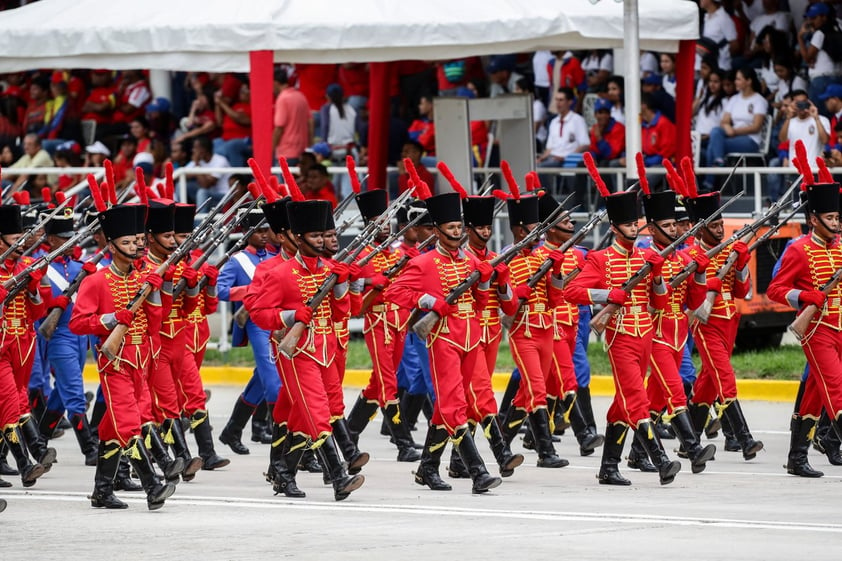 El desfile fue convocado por el gobernante, Nicolás Maduro.