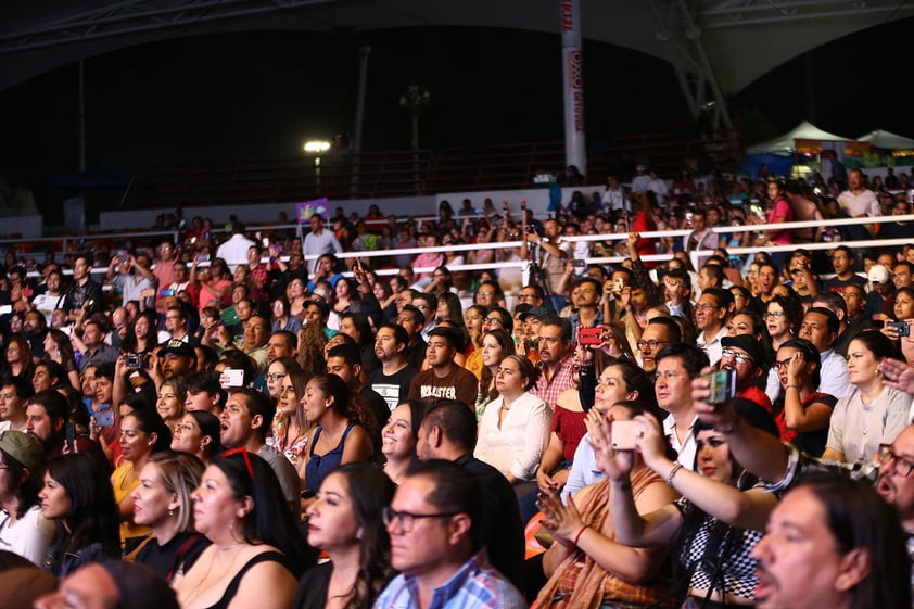 Aplausos y más aplausos abrazaron el tema, pero tuvieron que soltarlo porque había muchísimos más por recibir, desde algunos de Neón, María Barracuda, La Lupita, Ugo Rodríguez y Piro, hasta Cecilia Toussaint y Cala.