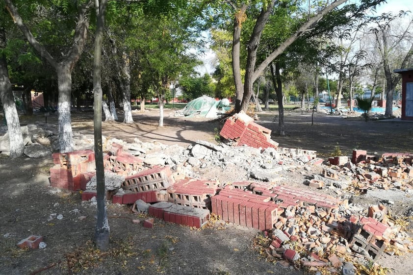 Destruido. Varios de los puentes que adornaban al paseo fueron destruidos y así han perdurado ante el paso del tiempo.