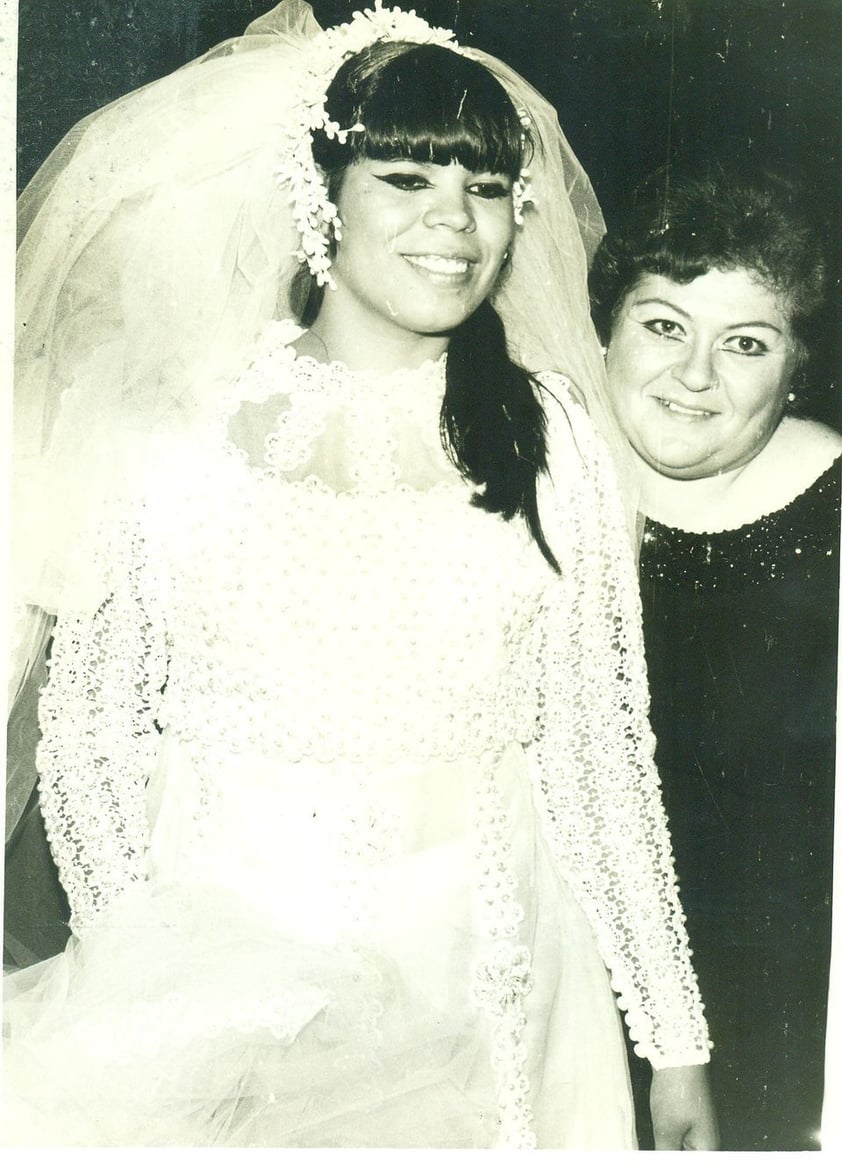 Rosario Rodríguez Ortiz el 26 de agosto de 1972 con Roberta “Tita” Avendaño.