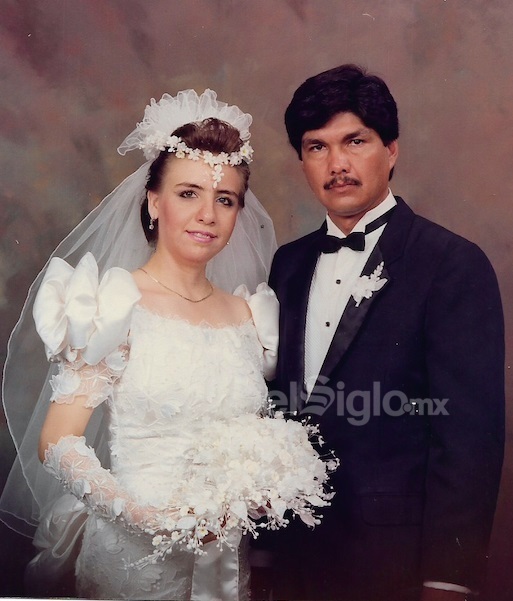 Lic. Margarita Núñez González e Ing. Benito Solís Martínez se casaron el 2 de septiembre de 1989, en la Parroquia Santa Rosa de Lima en Gómez Palacio, Durango. Se encuentran cumpliendo 30 años de matrimonio. Radican en Monterrey, Nuevo León. Sus hijos son, Isaac Alejandro, Alan Israel y Paulina Mariana Solís Núñez.