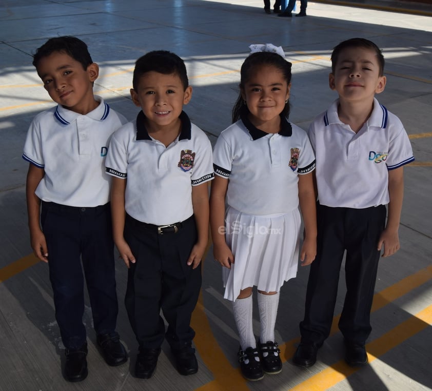 Manuel, Daniela, Alexander y Cruz Matías