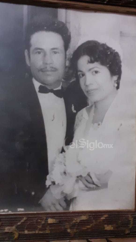 Roberto Orozco y Guillermina Loera cumplirían 60 años
de casados el 10 de octubre. Se les recuerda con cariño.