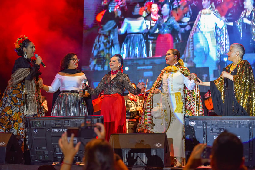 Un popurrí con mariachi fue el último regalo que las mujeres de Chavela Vargas regalaron a los bohemios y a las almas rotas.