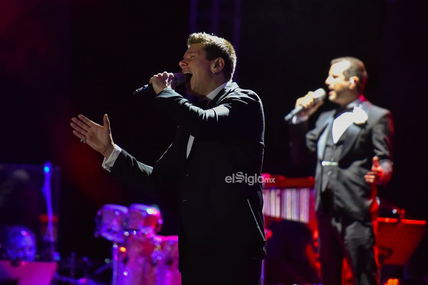 Luego de que Il Divo terminara su presentación, el público se deleitó con la Orquesta del Desierto de Coahuila.