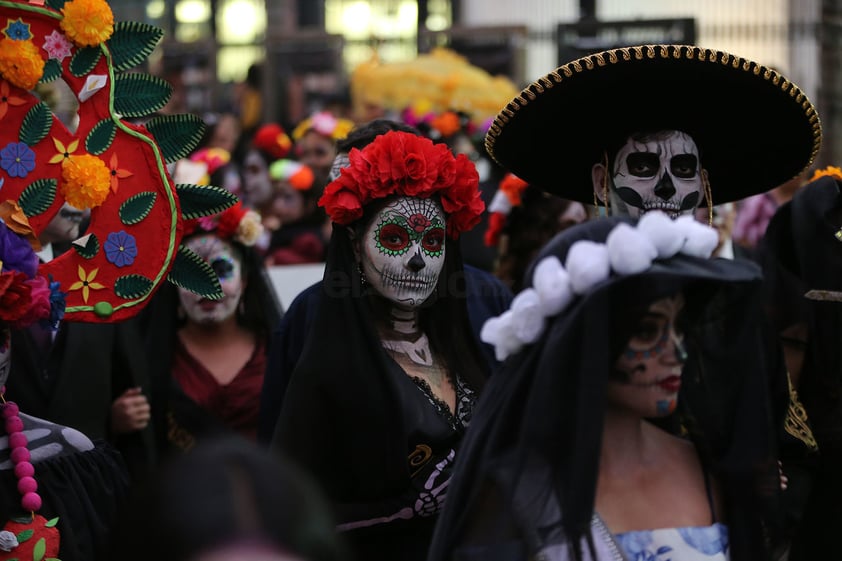 “Me siento muy orgulloso de ser mexicano, representando hoy una cultura muy bonita, celebrando el Día de Muertos, una celebración mundial que es un patrimonio cultural”, compartió a este medio.