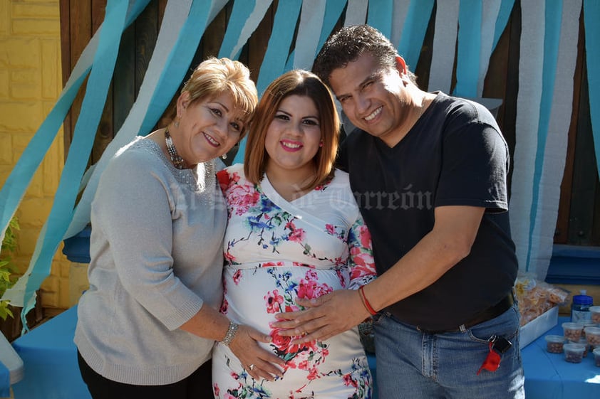 06112019 BABY SHOWER.   Karla Balderrama pronto será mamá por lo que fue felicitada por Paty y Ernesto.