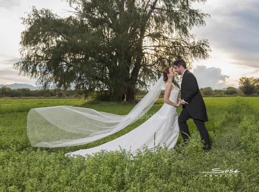 Antonio Villagómez y María Antonieta Sosa Muller se unieron en matrimonio ayer por lo que se encuentran recibiendo múltiples felicitaciones.- Ernesto Sosa