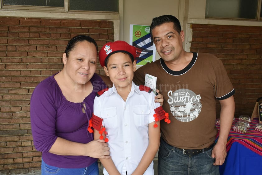 17112019 EVENTO ESCOLAR.  Karina, Daniel y Jesús.