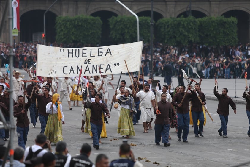 Durante esta representación se ha destacado la participación de algunos de los personajes históricos que ha promovido el gobierno de Andrés Manuel López Obrador: Miguel Hidalgo, Benito Juárez, Francisco I. Madero y Lázaro Cárdenas.