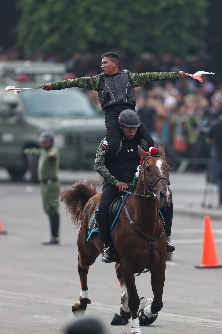 Participaron más de mil 142 elementos del Ejército Mexicano y jinetes civiles.