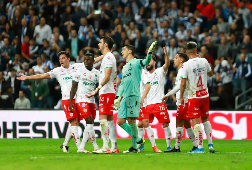 Rayados de Monterrey derrota 2-1 a Necaxa en la ida de las semifinales de la Liga MX