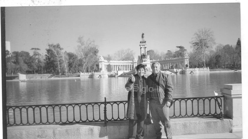 Gonzalo Muro y Margarita Enríquez de Muro recuerdo de su viaje a España en el 2004.