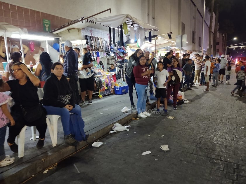 Un problema sin fin. Pese al llamado que ha realizado la misma Diócesis de Torreón de cuidar la imagen de la ciudad durante las peregrinaciones, la basura es evidente.