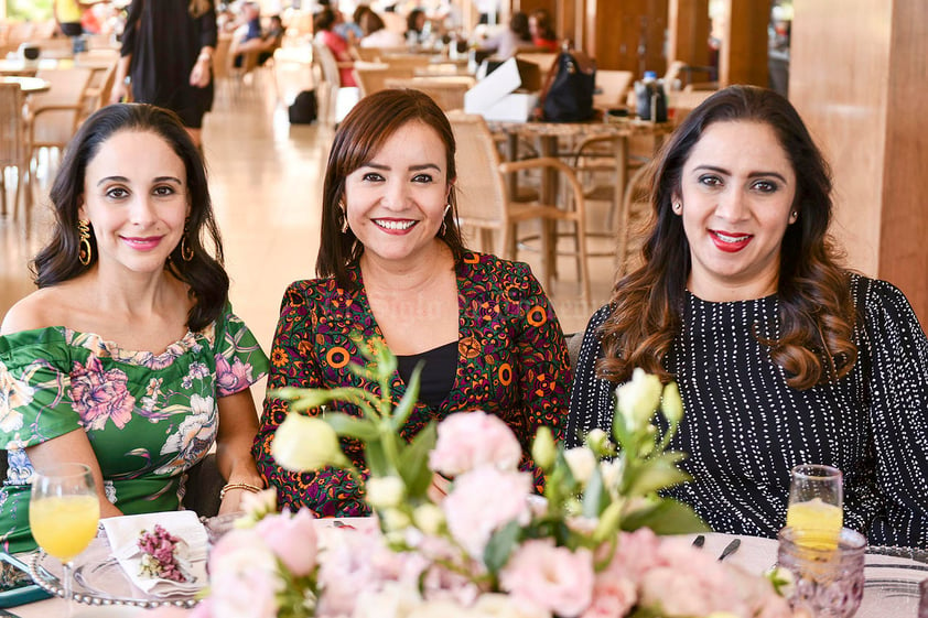 Ani García, Denisse Gutierrez y Geo Cassani.