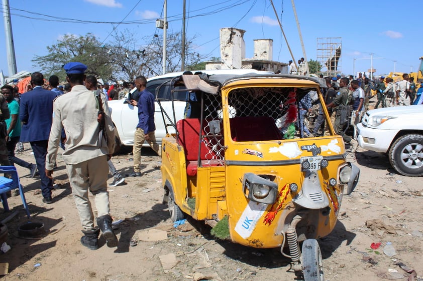 Entre los muertos hay 17 estudiantes de la Universidad privada de Benadir, quienes atravesaban el cruce en minibús en el momento del trágico incidente.