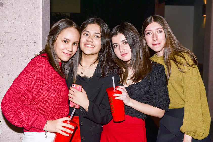 Natalia,Ivanna,Valeria y Ana Paula.