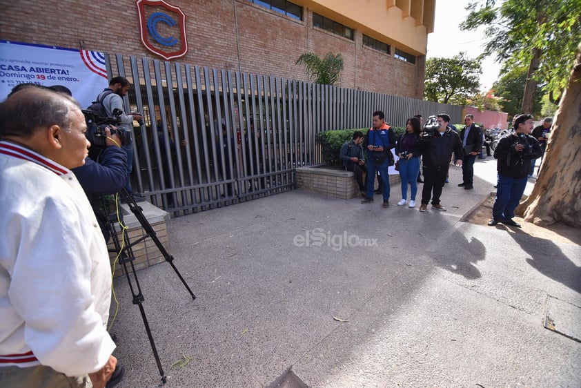 Dos muertos y 4 heridos tras disparos en colegio de Torreón