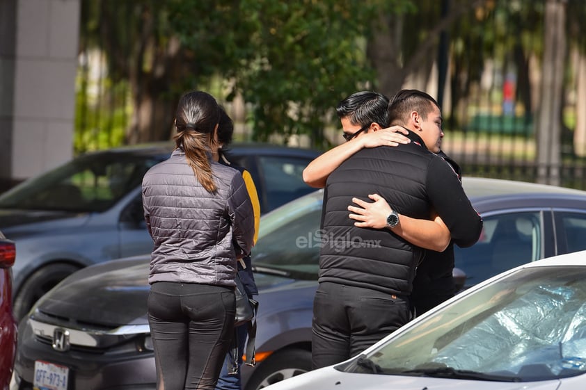 Dos muertos y 4 heridos tras disparos en colegio de Torreón