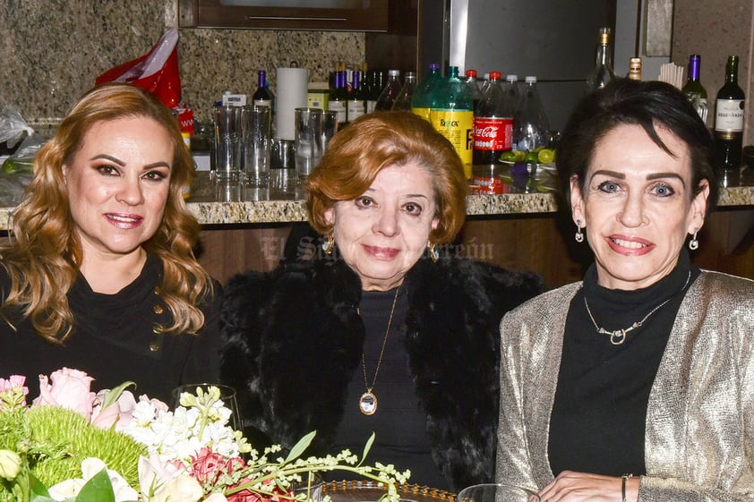 Trini Gonzalez,Carola Sanchez y Lucy Seijas.