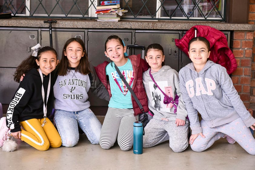 Andrea,Valeria,Natalia,Lourdes y Mariajose.