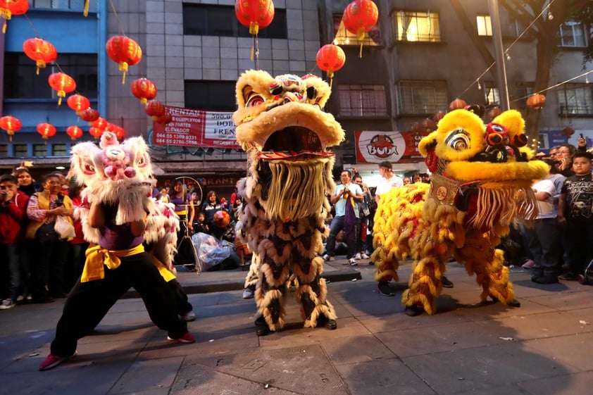 Dan muestra de gastronomía, danza tradicional y actividades artísticas