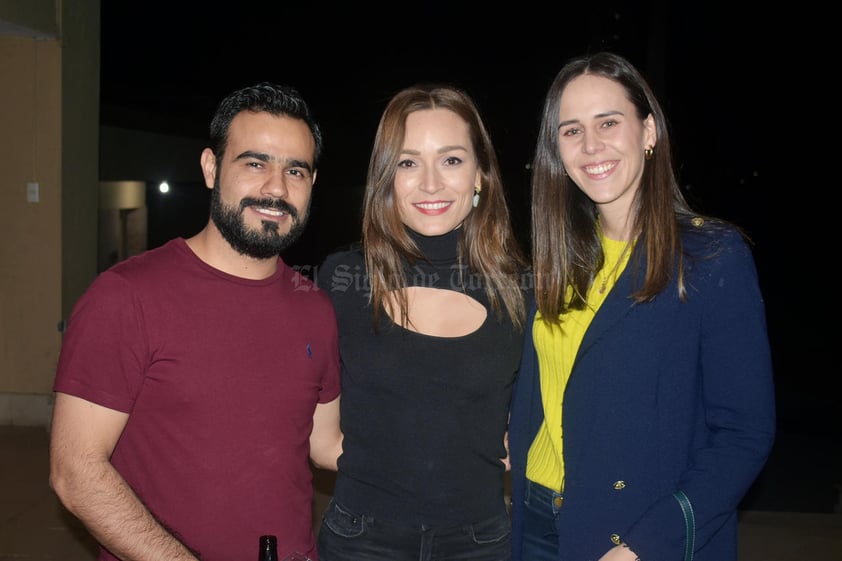 Enrique, Mariana y Charito