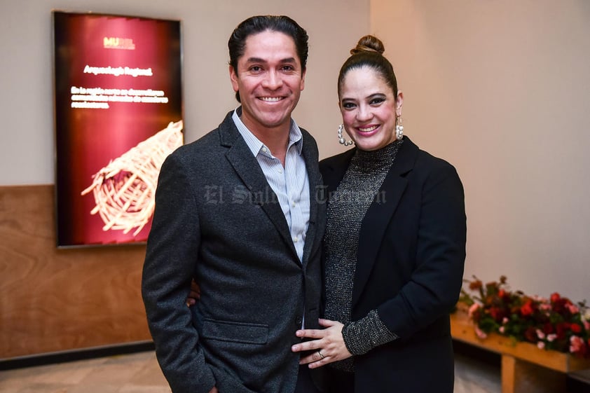 Jose Luyis Cozatl y Mariana Portillo.