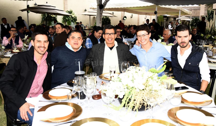 Javier González, Lalo Garza, Ricardo Vega, Manolo Vega, Felipe Garcia y Luis Rodrguez.