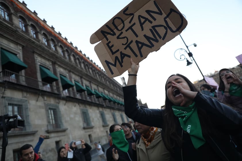 Mujeres volvieron a salir a las calles en protesta.