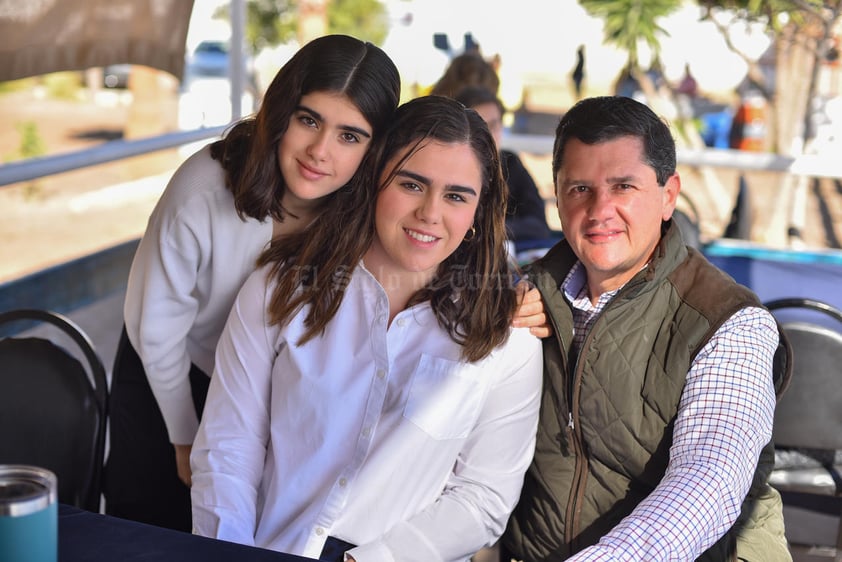 Mariane, Isabella y Ricardo