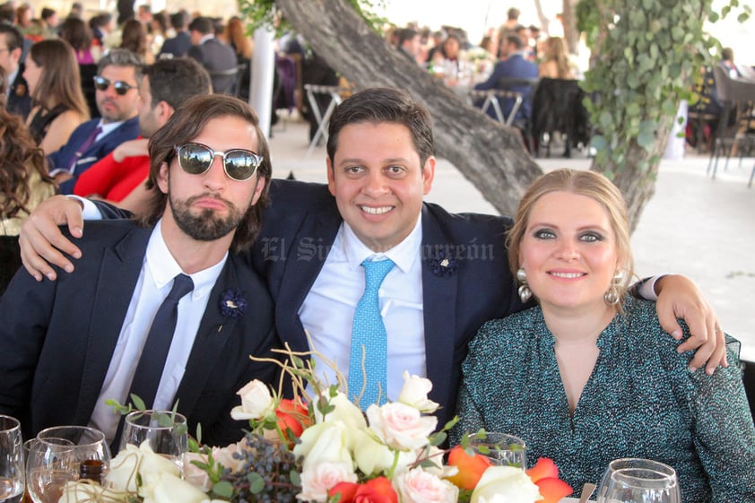 Mauricio Peña,Javier Gutierrez y Velia Rodriguez.