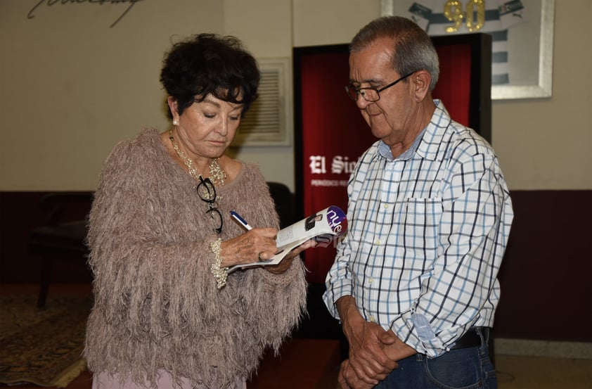 Se trató de una convivencia íntima en donde la escritora compartió sus recuerdos