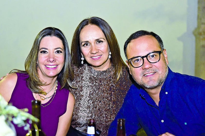 Luisa,Lucia y Marcelo.