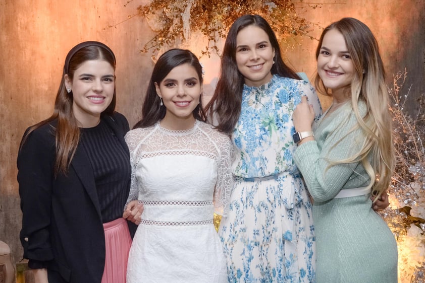 La novia con algunas de sus amigas