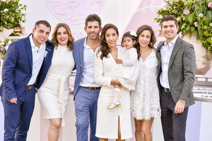 Padrinos  Eliud Bollain y Goytia,Catalina Davila,Claudia Peña y Mario Necochea.