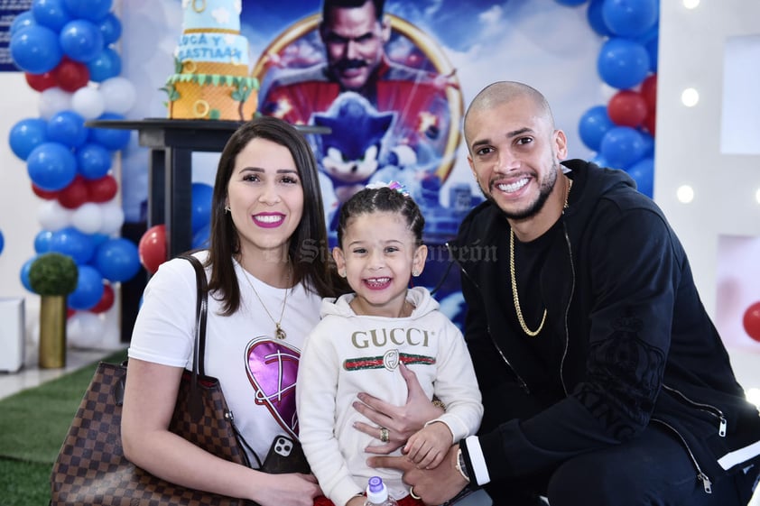 Matheus y Andressa con su hija Sofi Doria.