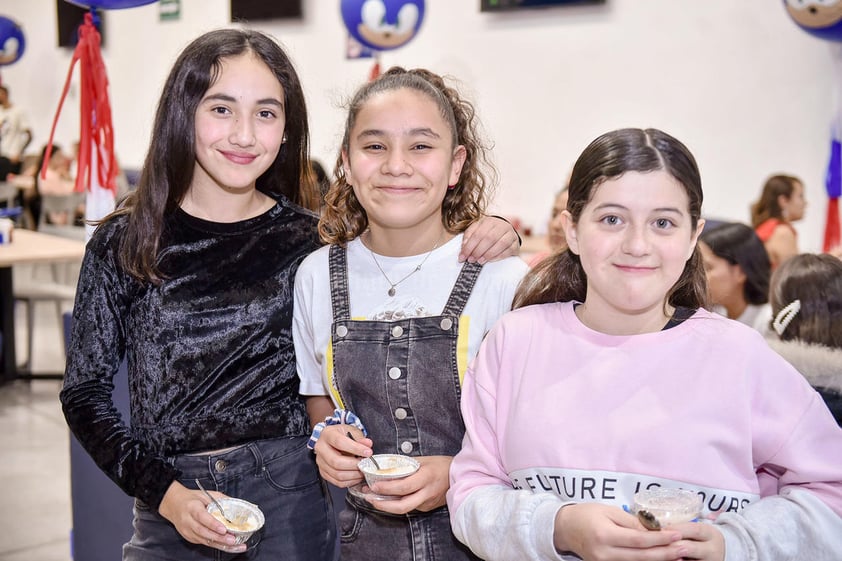 Renata,Ana Sofia y Ana Regina.