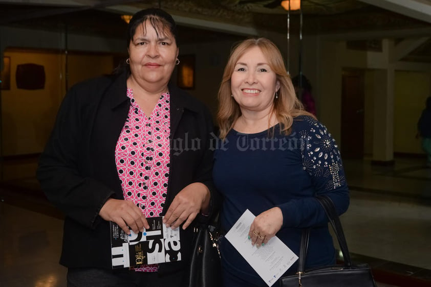 18032020 EN UN CONCIERTO.  Cristina y Olga.