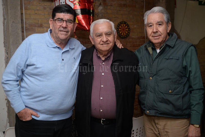 20032020 ASISTEN A FESTEJO DE CUMPLEAñOS.  Chuy, Jorge y Arturo.